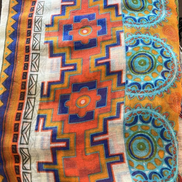 Women’s Scarves/Wrap Great Condition - Picture 4 of 4
